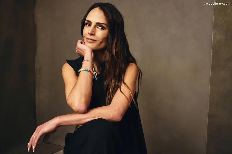 Jordana Brewster photo 4 of 373