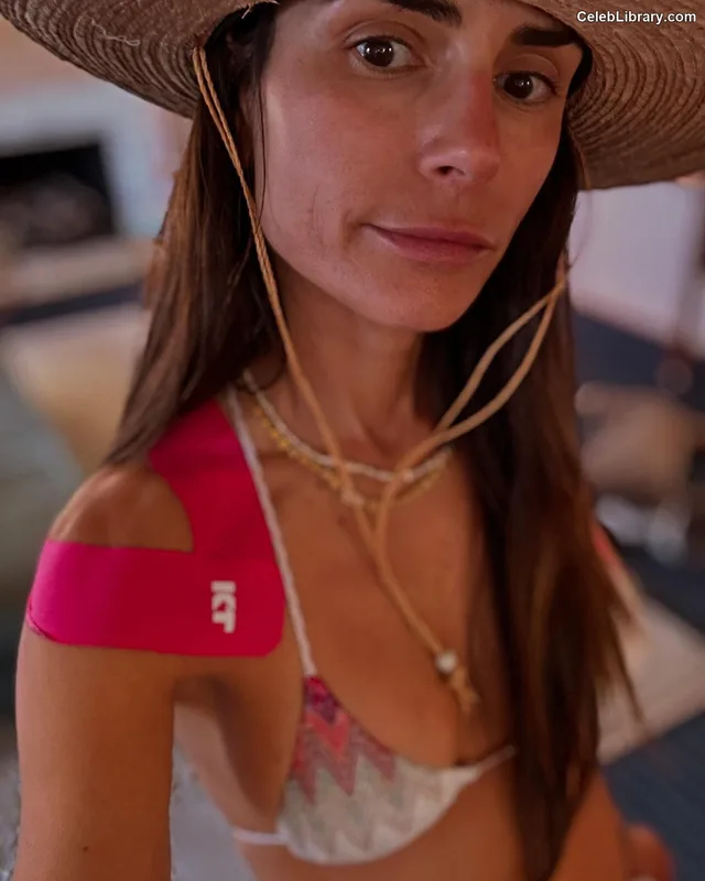 Jordana Brewster photo 21 of 373