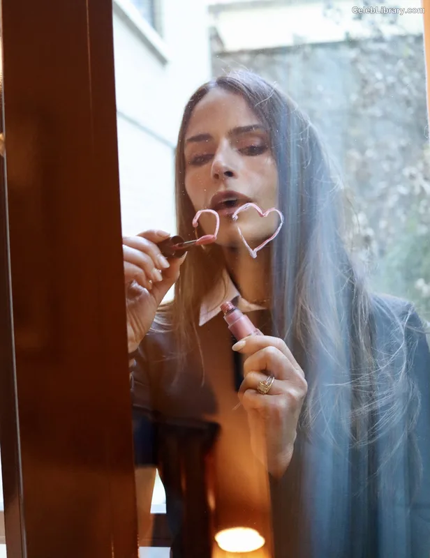 Jordana Brewster photo 2 of 373