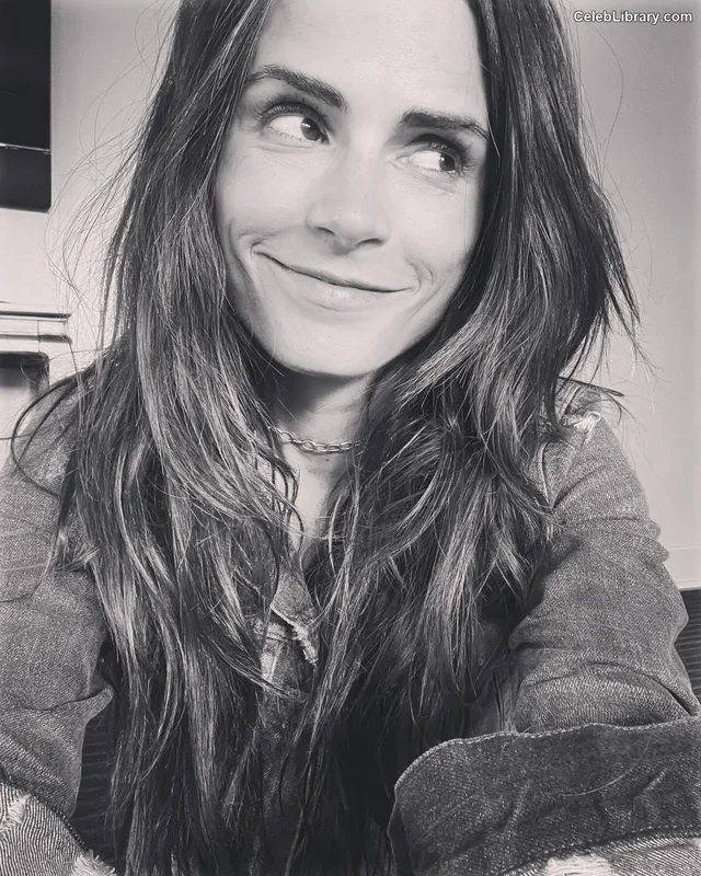 Jordana Brewster photo 14 of 373