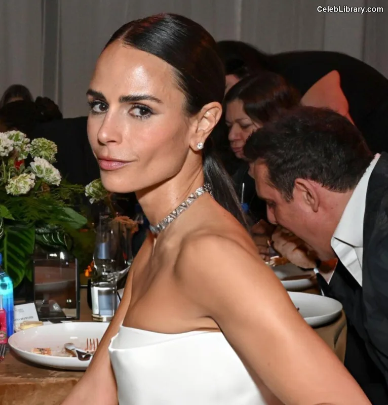 Jordana Brewster photo 4 of 373