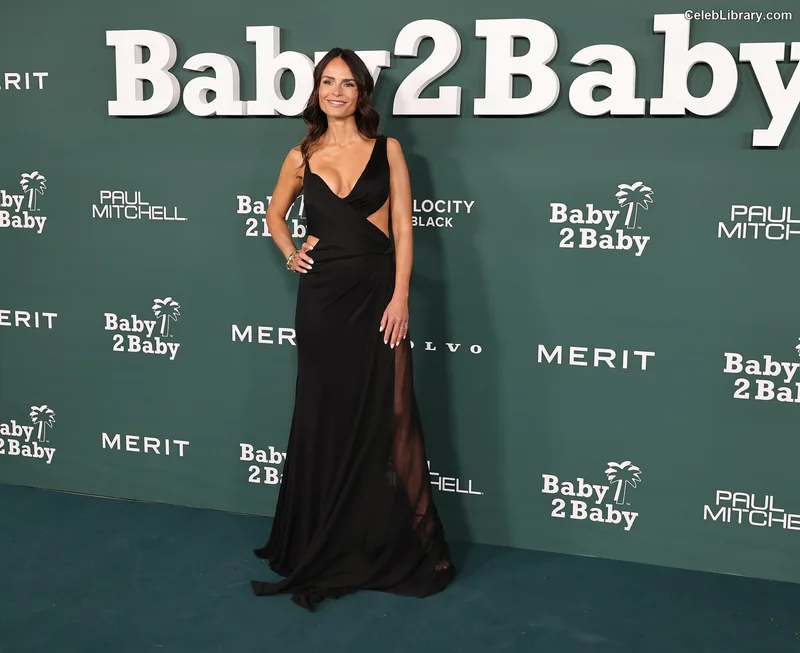 Jordana Brewster photo 9 of 373