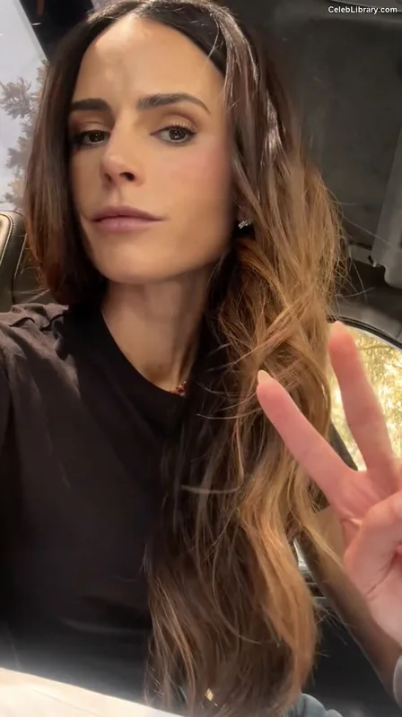 Jordana Brewster photo 18 of 373