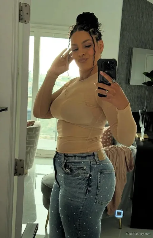 Jordin Sparks photo 8 of 10