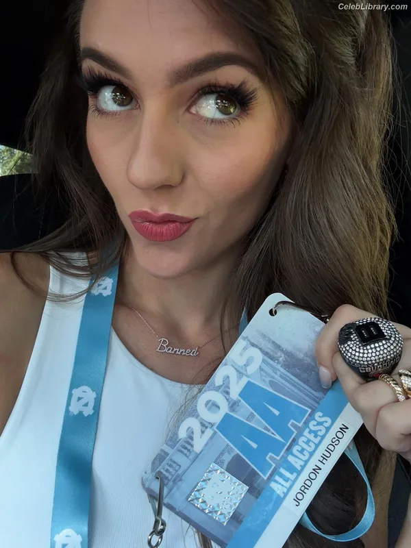 Jordon Hudson photo 4 of 7