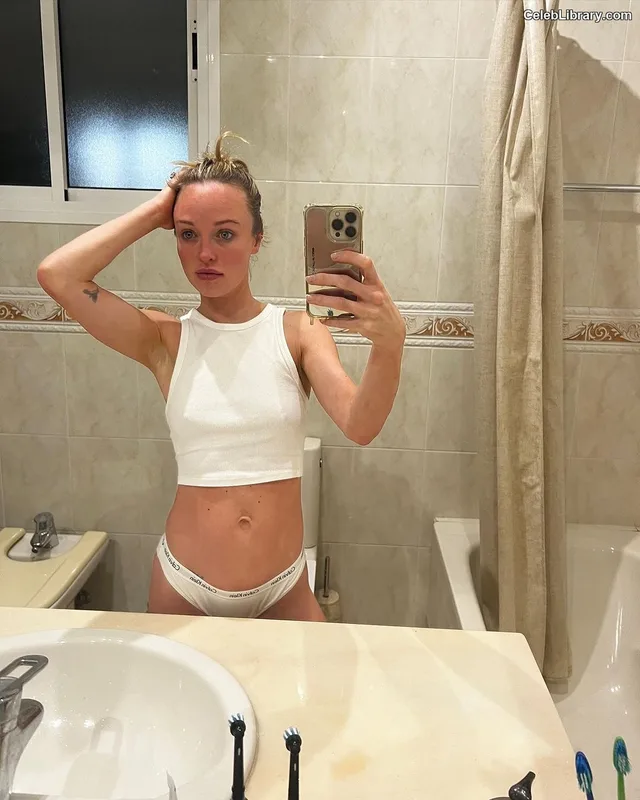 Jorgie Porter photo 7 of 124