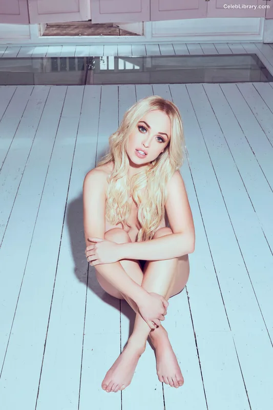 Jorgie Porter photo 3 of 124