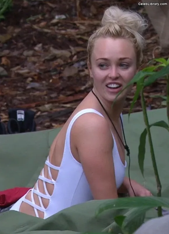 Jorgie Porter photo 22 of 124