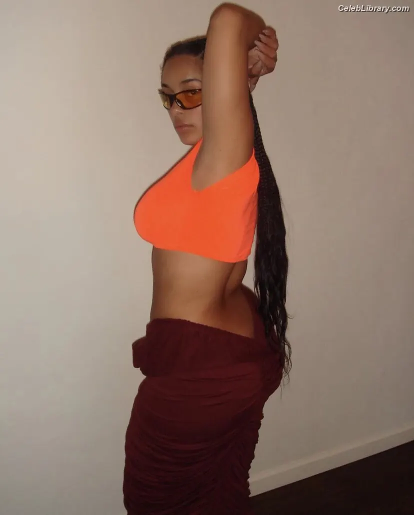 Jorja Smith photo 3 of 118