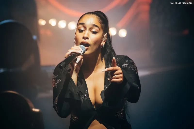 Jorja Smith photo 9 of 118