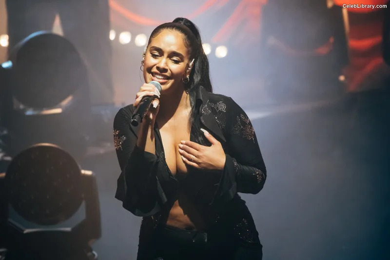 Jorja Smith photo 10 of 118