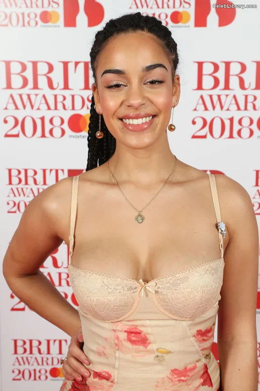 Jorja Smith photo 12 of 118
