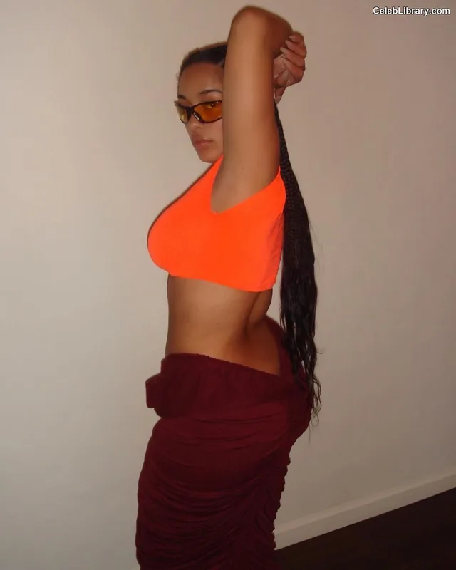 Jorja Smith photo 3 of 118