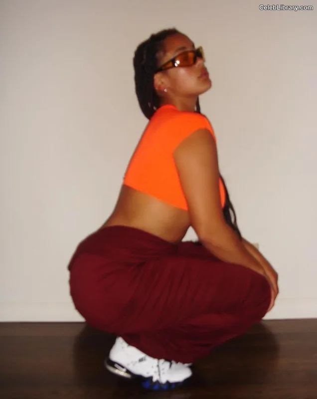 Jorja Smith photo 4 of 118
