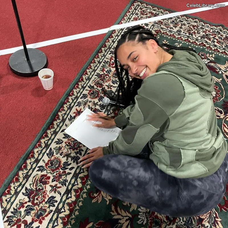 Jorja Smith photo 5 of 118