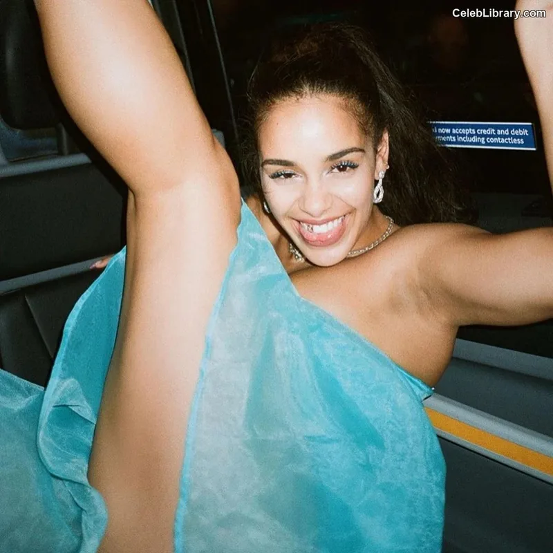 Jorja Smith photo 12 of 118