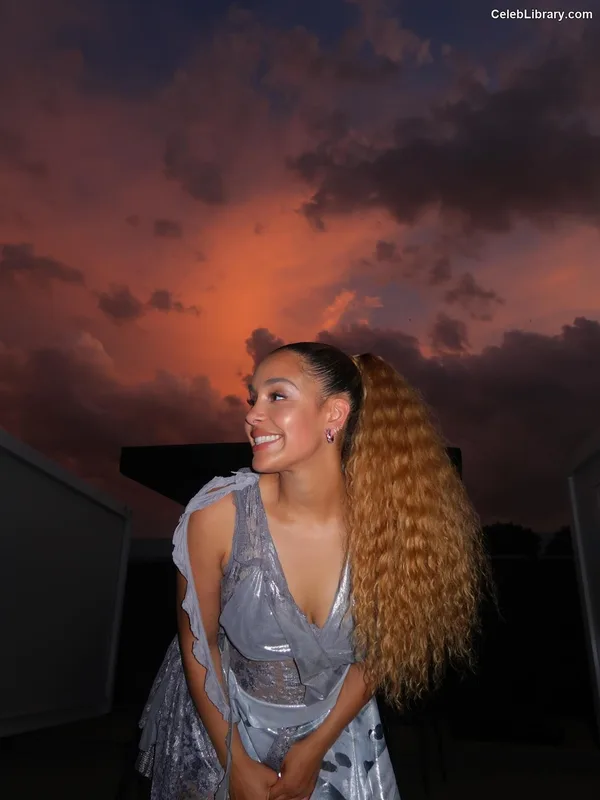 Jorja Smith photo 8 of 118