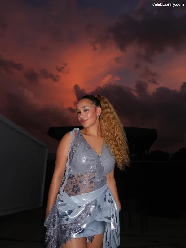 Jorja Smith photo 10 of 118