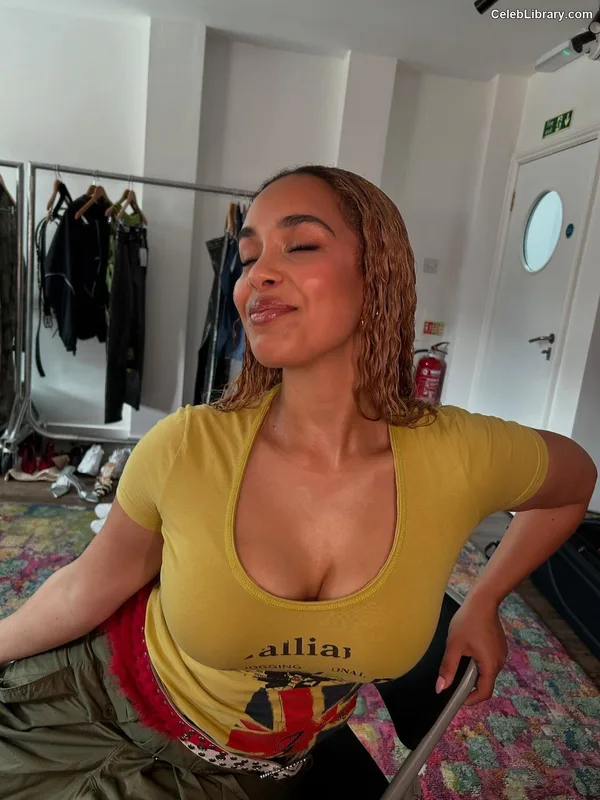Jorja Smith photo 17 of 118