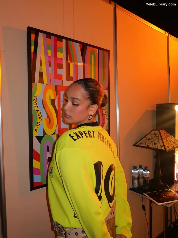 Jorja Smith photo 1 of 118