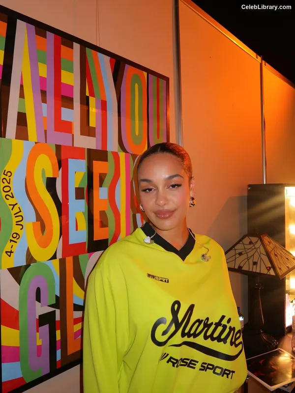 Jorja Smith photo 2 of 118