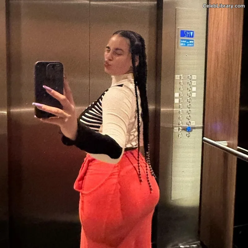 Jorja Smith photo 7 of 118