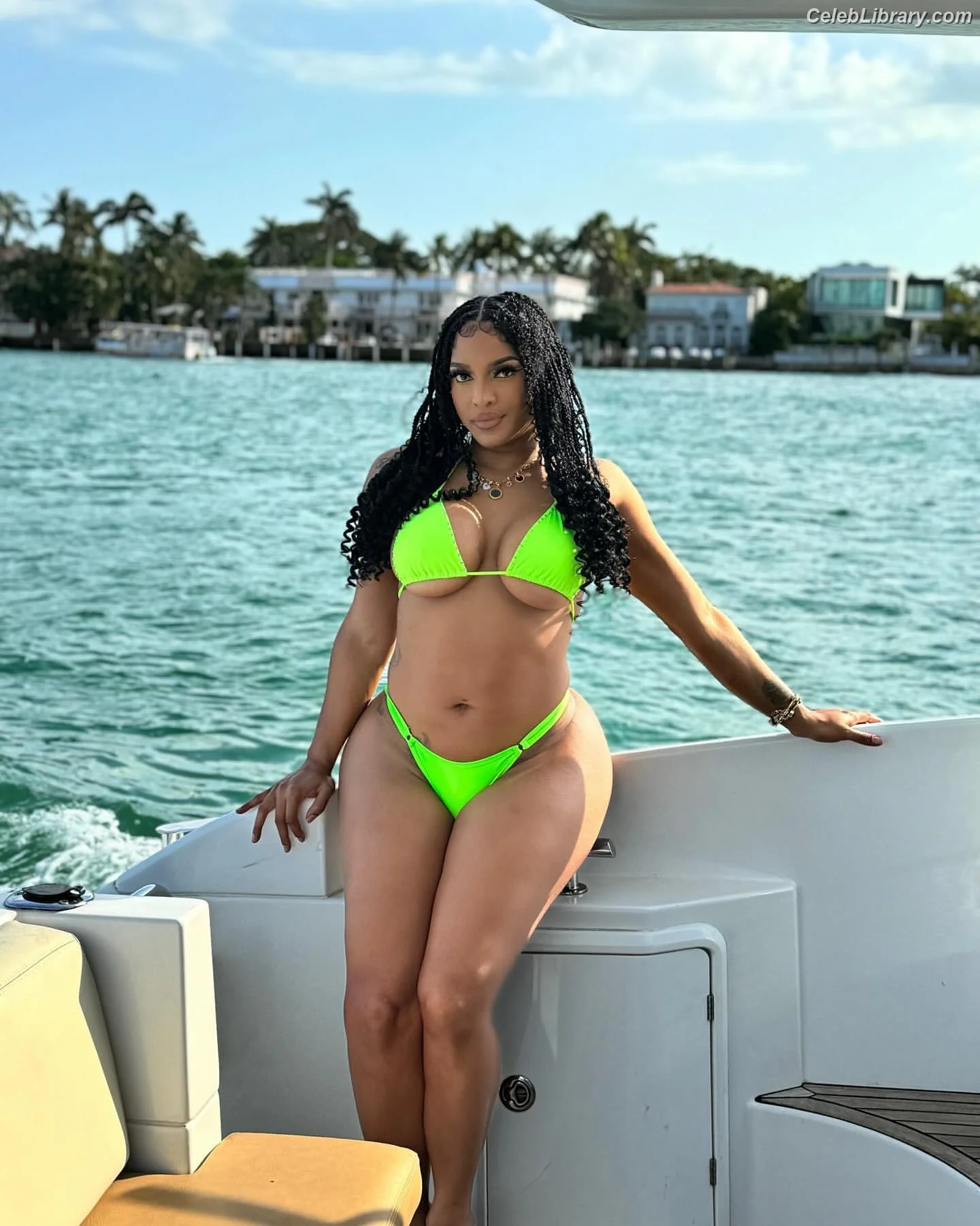 Joseline Hernandez photo 16 of 430