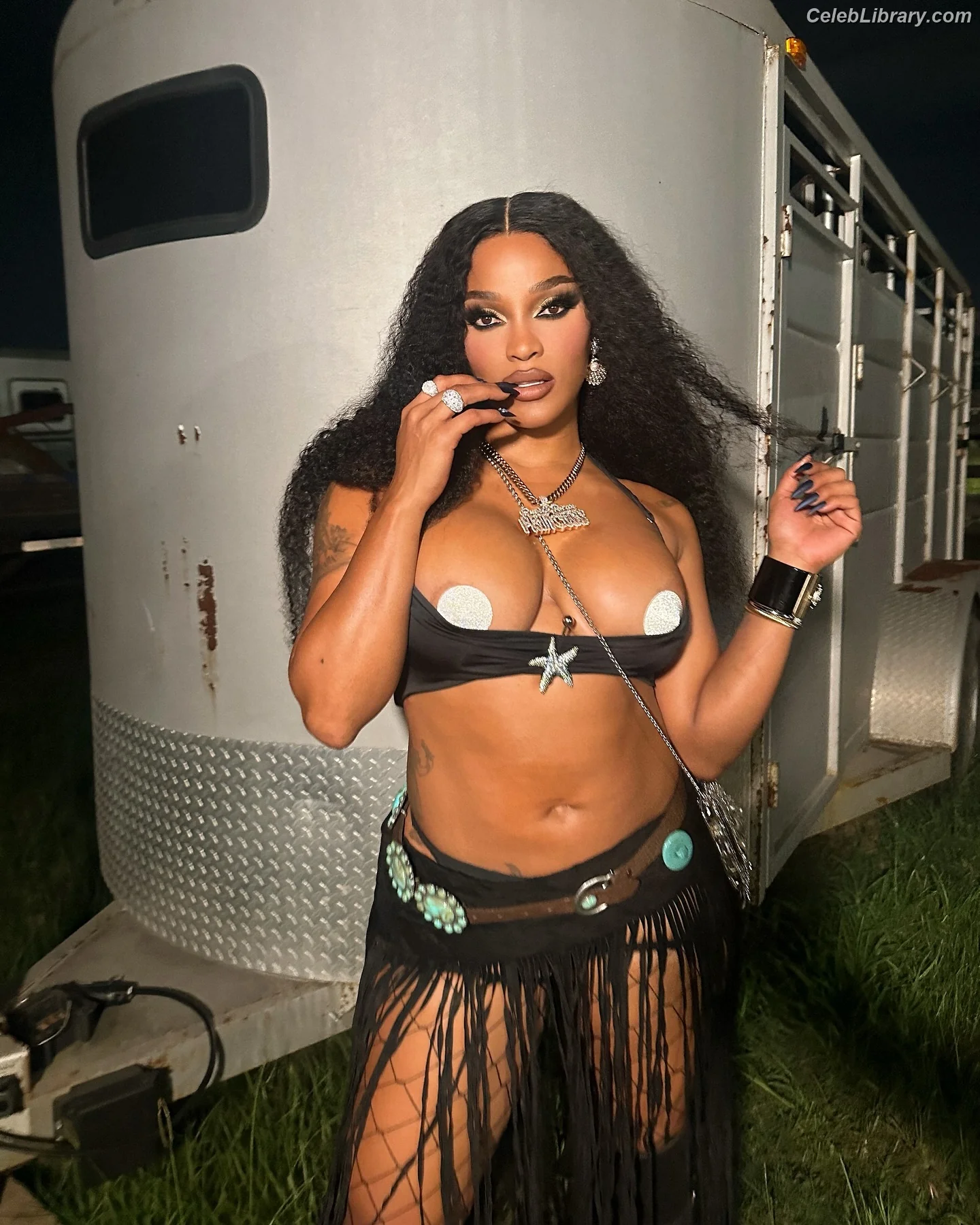 Joseline Hernandez photo 10 of 430