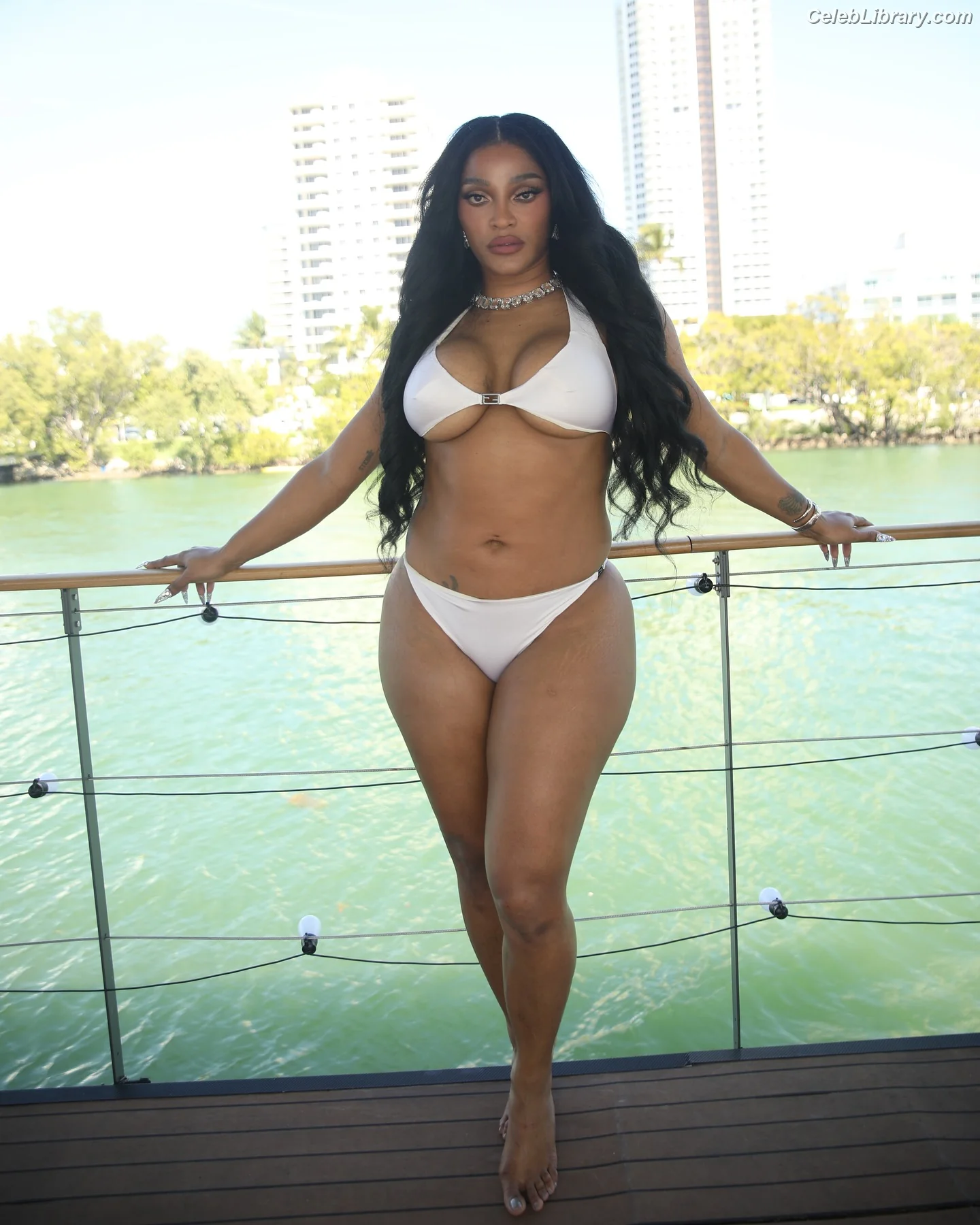 Joseline Hernandez photo 3 of 430