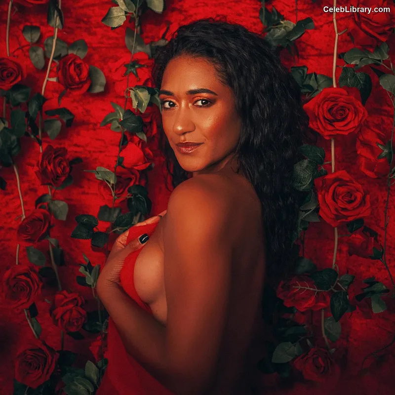 Josephine Jobert photo 4 of 43