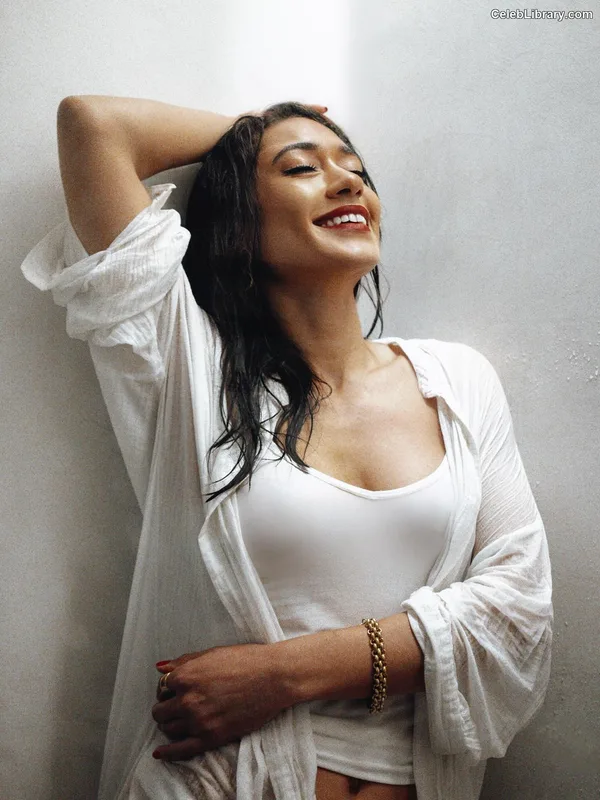 Josephine Jobert photo 24 of 43