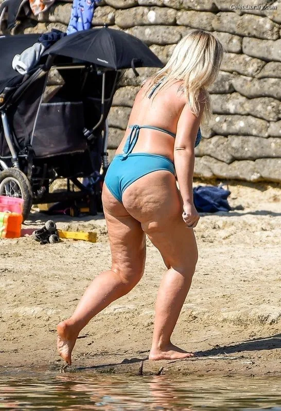 Josie Gibson photo 15 of 50