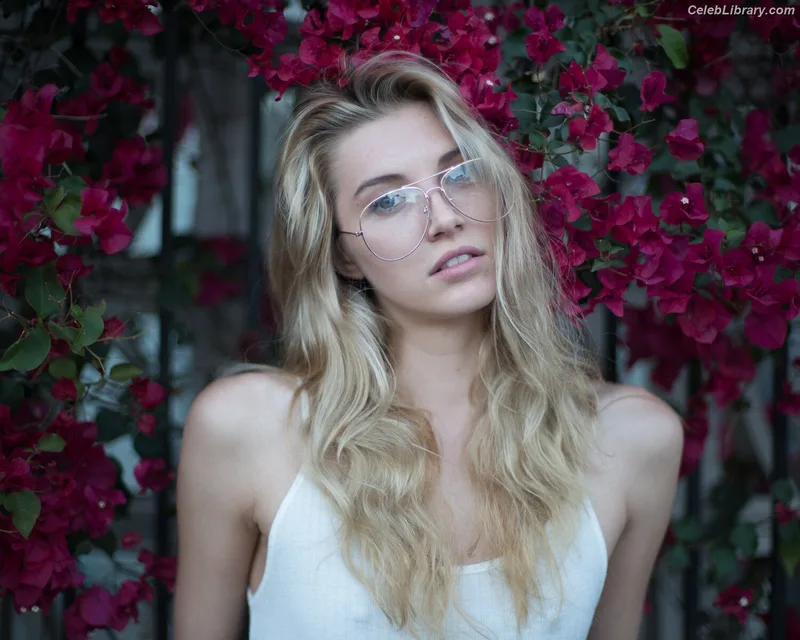 Jourdan Miller photo 2 of 12