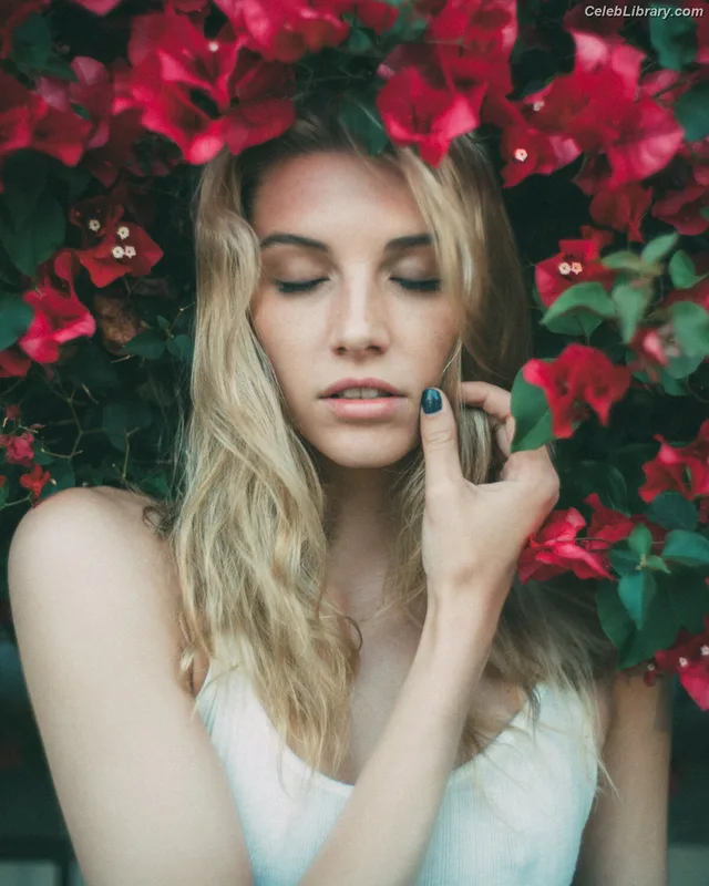 Jourdan Miller photo 9 of 12
