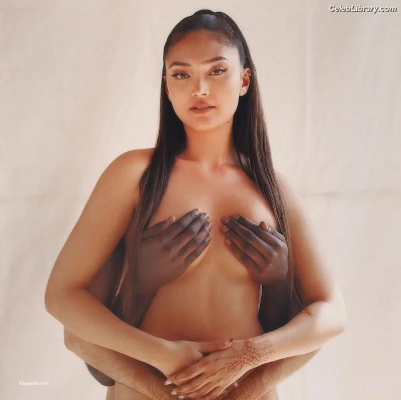 Joy Crookes photo 1 of 21