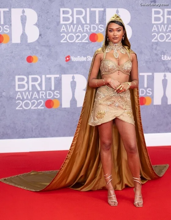 Joy Crookes photo 15 of 21