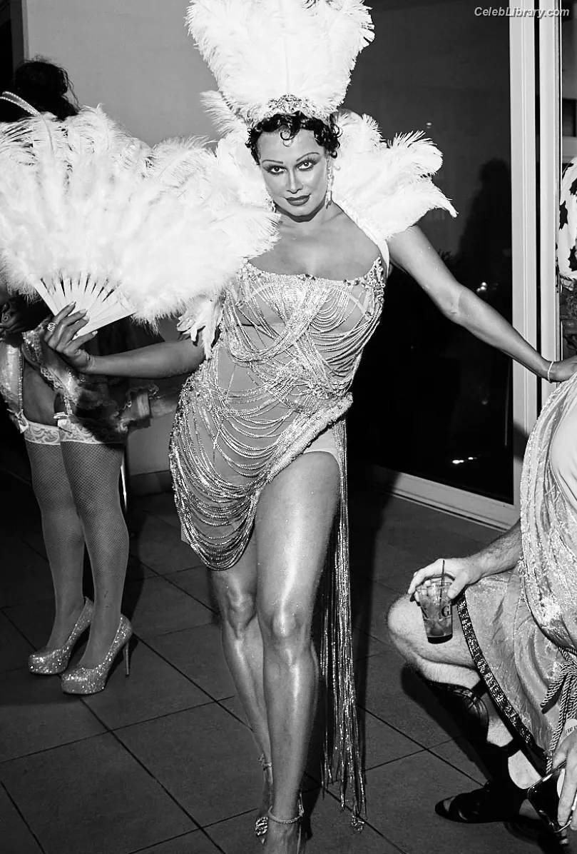 Joy Taylor photo 10 of 1109