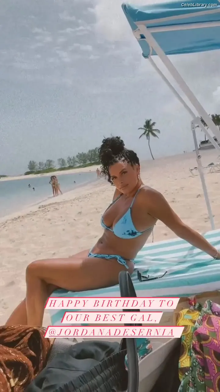 Joy Taylor photo 17 of 1109