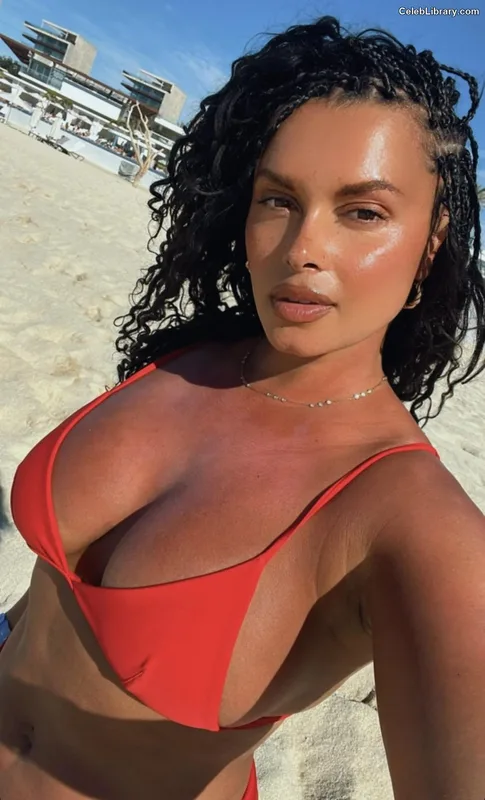 Joy Taylor photo 7 of 1109