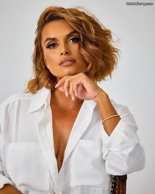 Joy Taylor photo 18 of 1109