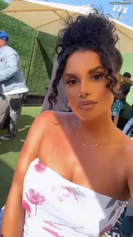 Joy Taylor photo 16 of 1109