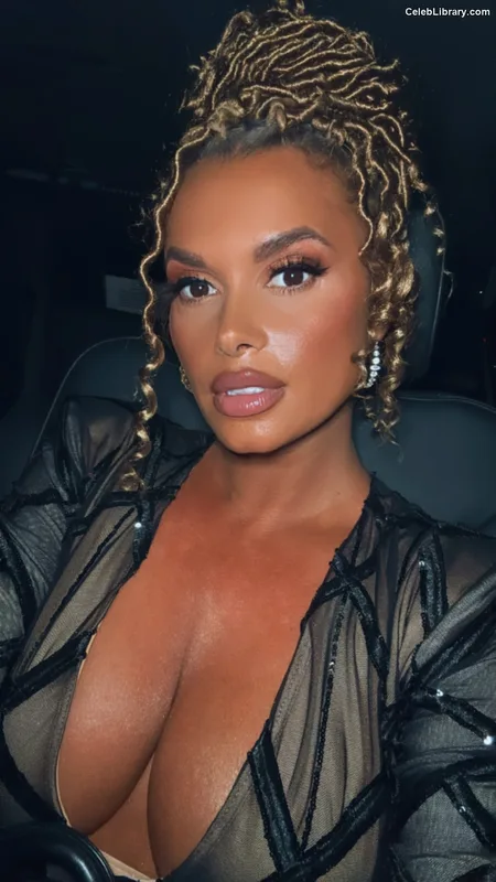 Joy Taylor photo 9 of 1109