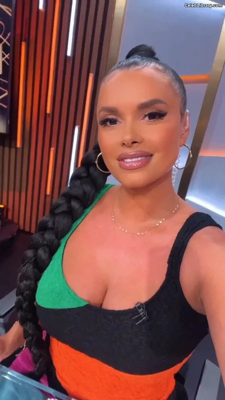 Joy Taylor photo 18 of 1109