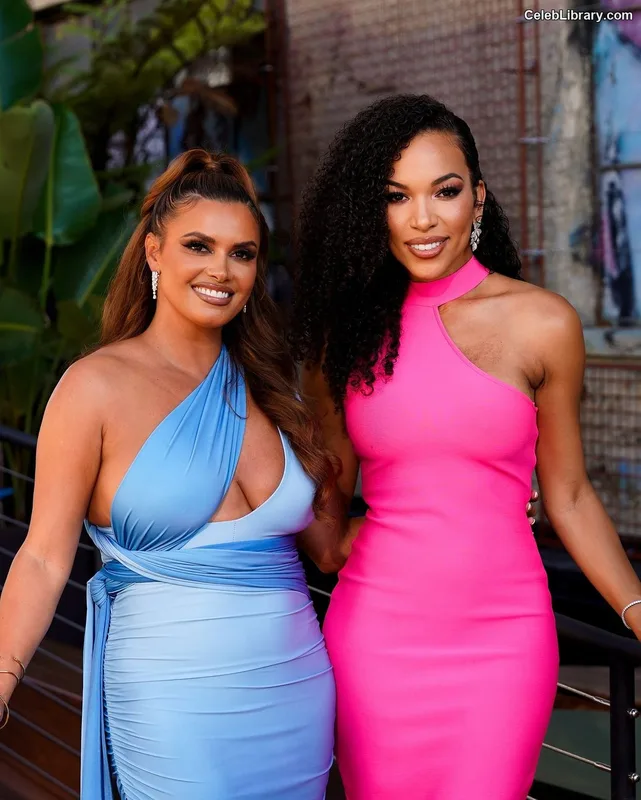 Joy Taylor photo 19 of 1109