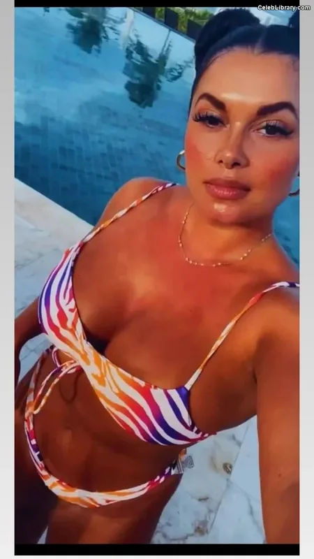 Joy Taylor photo 1 of 1109