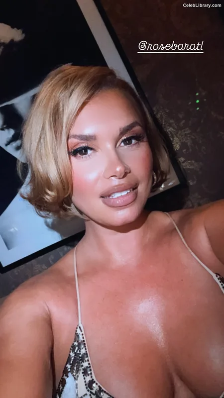 Joy Taylor photo 15 of 1109
