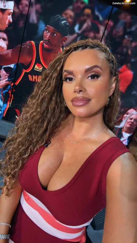 Joy Taylor photo 21 of 1109