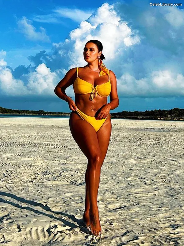 Joy Taylor photo 22 of 1109