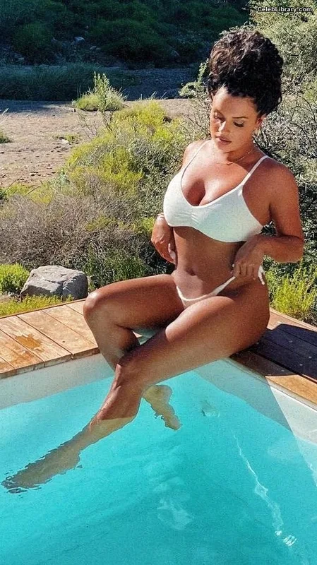 Joy Taylor photo 24 of 1109