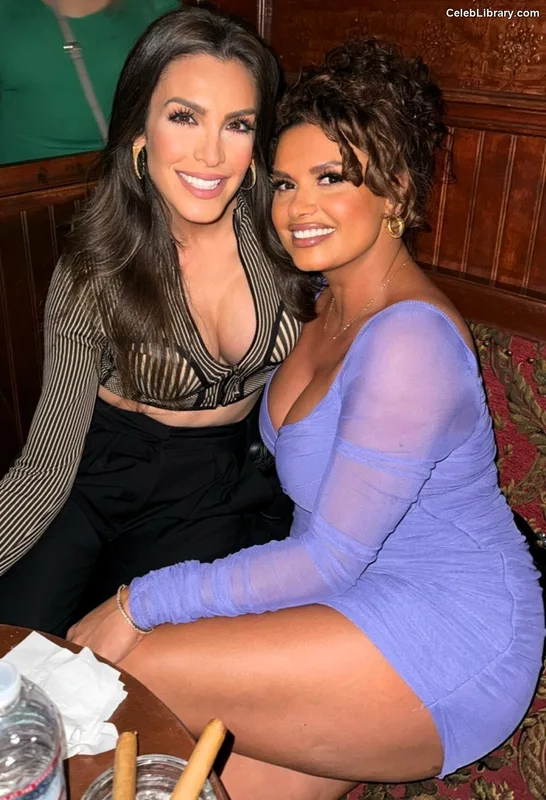 Joy Taylor photo 14 of 1109